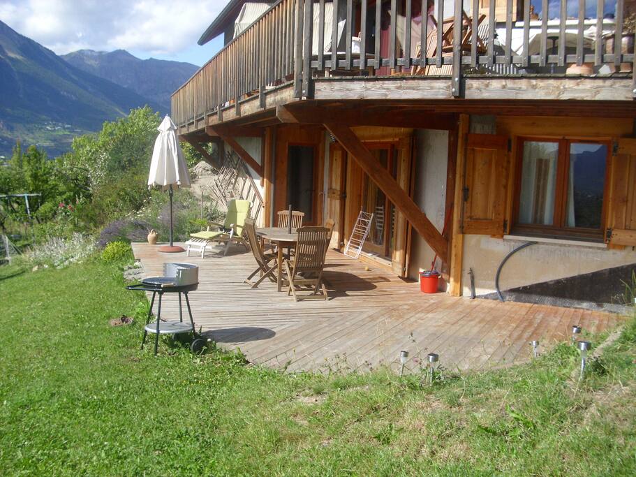 Coin terrasse
Bain de soleil
Barbecue