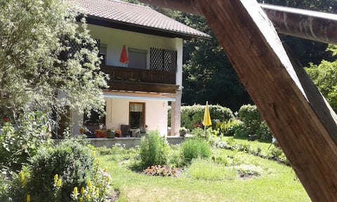 Beliebte Airbnb-Anzeige: Holiday maisonette Marilena for 2 to 4 adults in Siegsdorf