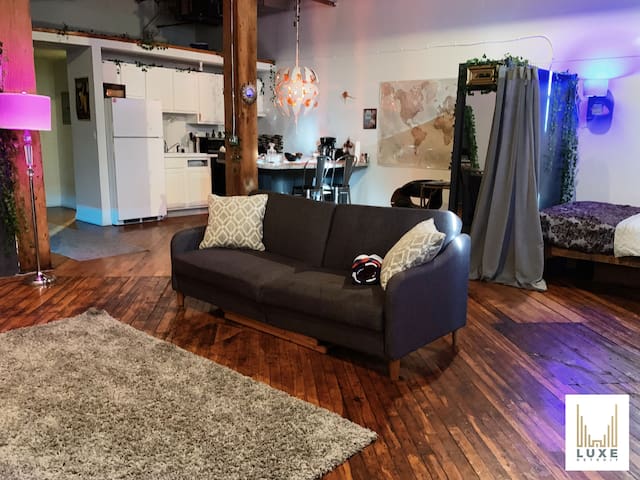 Ultramodern Movie Night Experience Loft Downtown