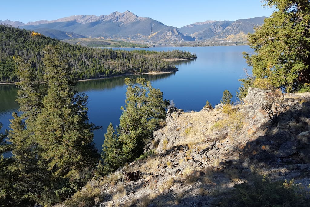 View of Lake Dillon from hiking path