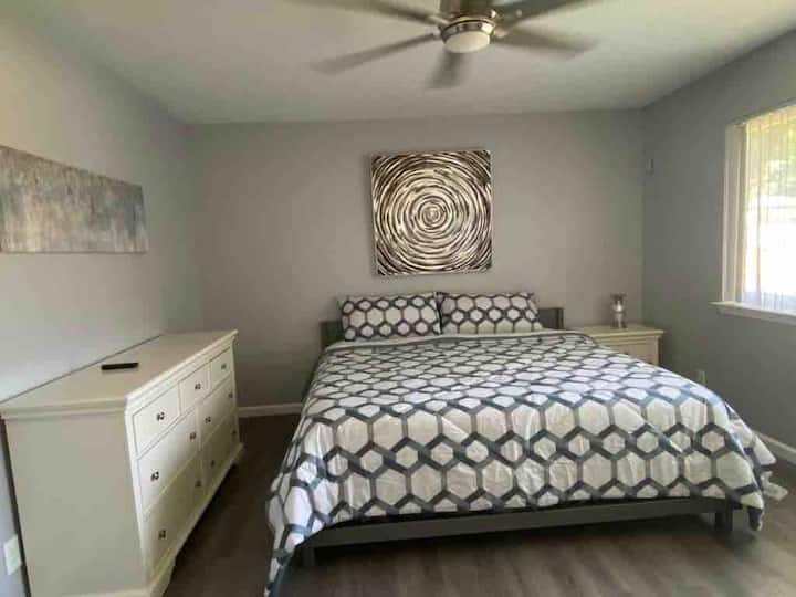 Საწოლი  დიდი ზომის 