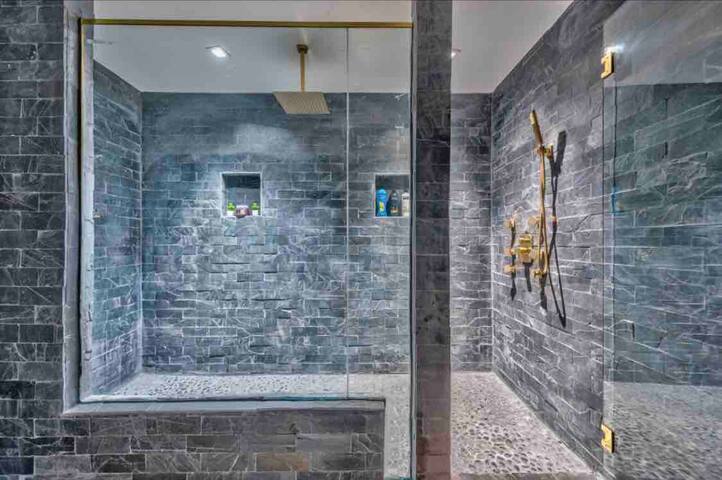 Amazing Modern House! 6 BDR gallery image 3