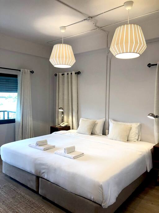 Deluxe King Bed