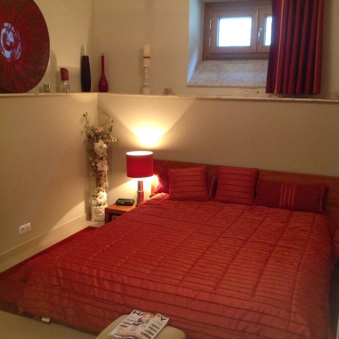 Quarto com cama de casal