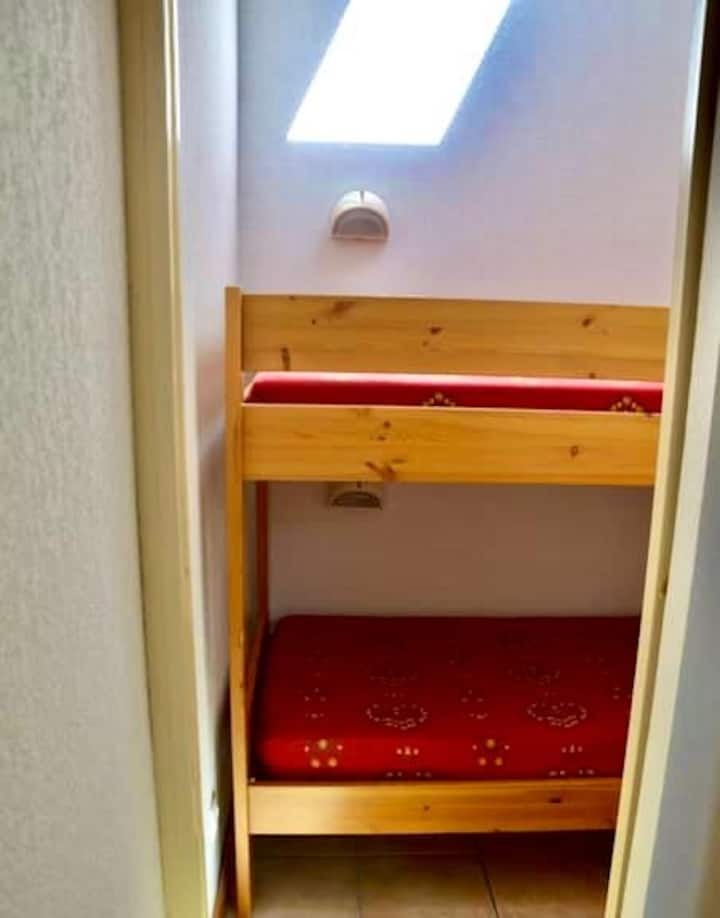 Комора „планини со монети“