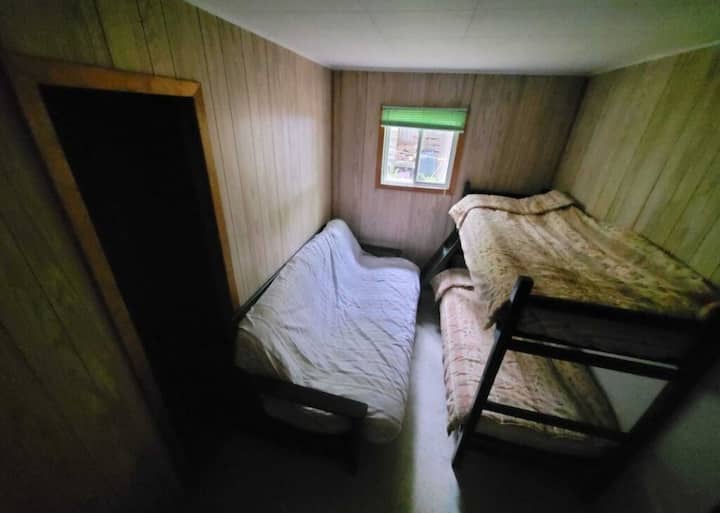 საძინებელი 1