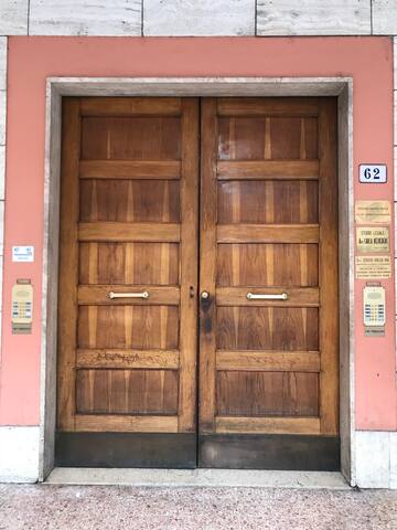 B&B Bilocale 1 Attico Galliera gallery image 4