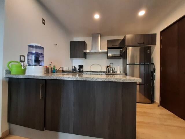 Chic with Loads of Sun & 3 Balconies Near Reforma gallery image 4