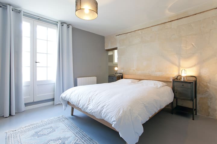 Chumba kwenye ghorofa ya chini