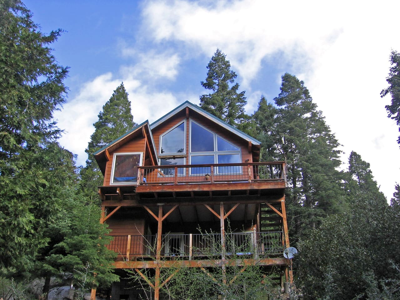 Cabin In The Giant Sequoias Cabins For Rent In Springville