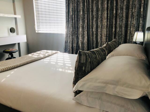 Sunny Sea Facing 2 Bedroom Apartment gallery image 3