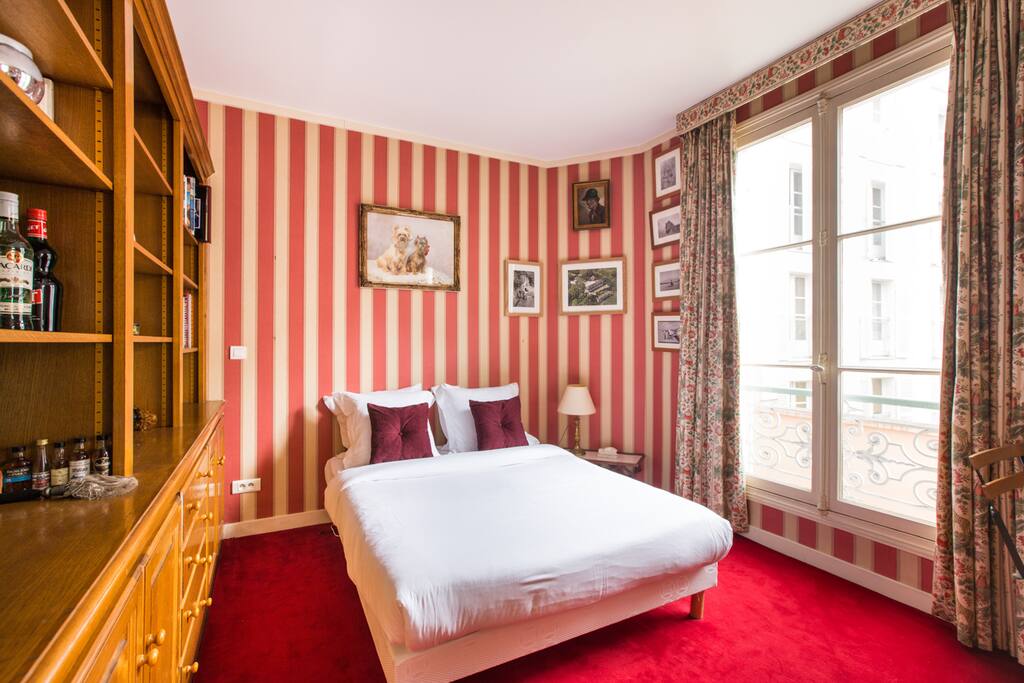 Luxurious studio at Invalides