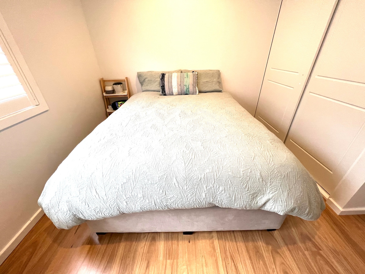 Chumba cha kulala 2 na kitanda cha Malkia