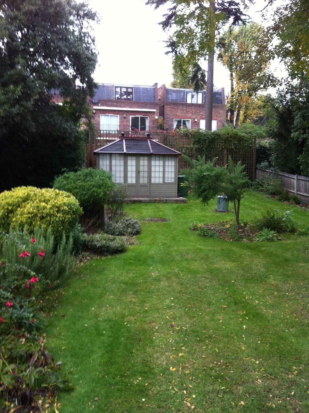 Fun Summer Garden Room - Wimbledon
