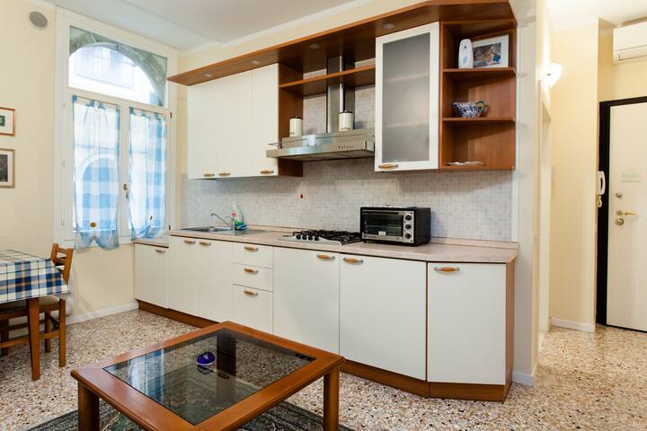Rialto Mercato Large Family apartment gallery image 4