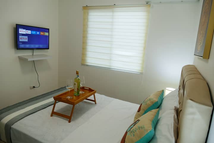 Cama Matrimonial. TV Smart 32. Internet Wifi.