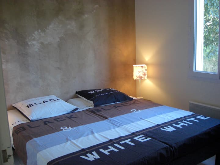 Chambre 5
2 lits simples 