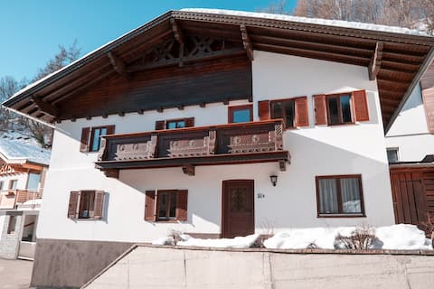 Traditional-modern House|Hötting