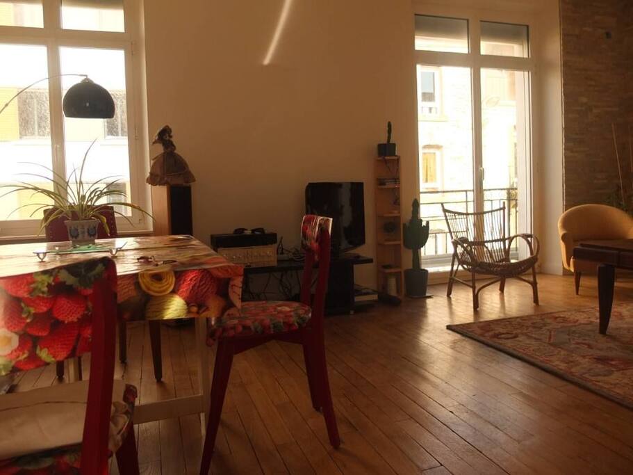 SALON