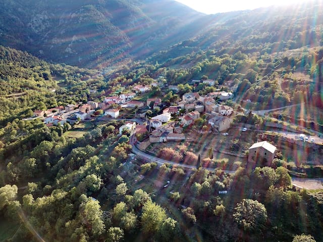 Gîte d'étape - Escaro - réservation lits de 1 à 12