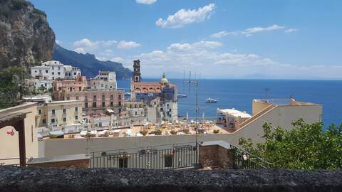 CharmingHouse-Atrani,AmalfitanCoast up to 4guest