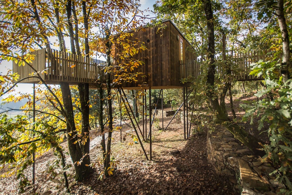 Tree house (Furnas Cabin) - Treehouses for Rent in Outes, Galicia, Spain