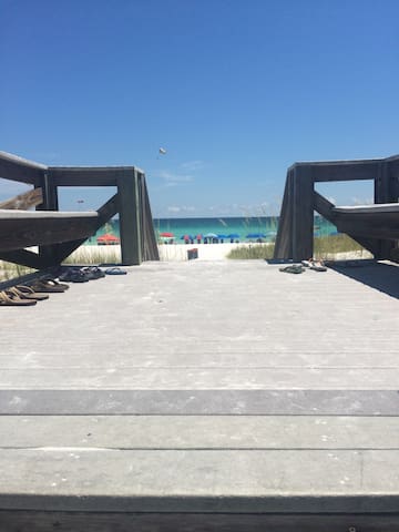 Private Beach Access!!