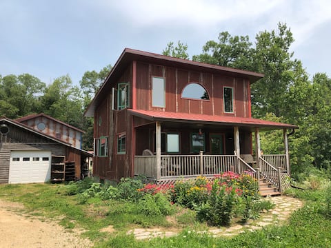 Tin Terra Cabin in Amish Paradise with Steam Sauna