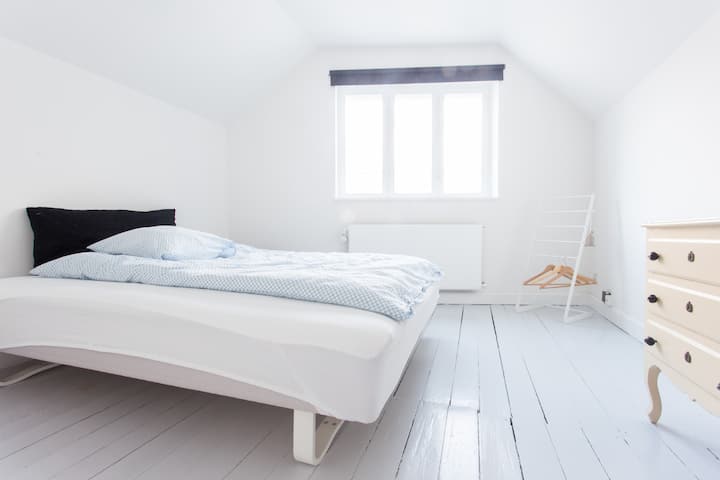 160 x 200 soveværelser på første sal