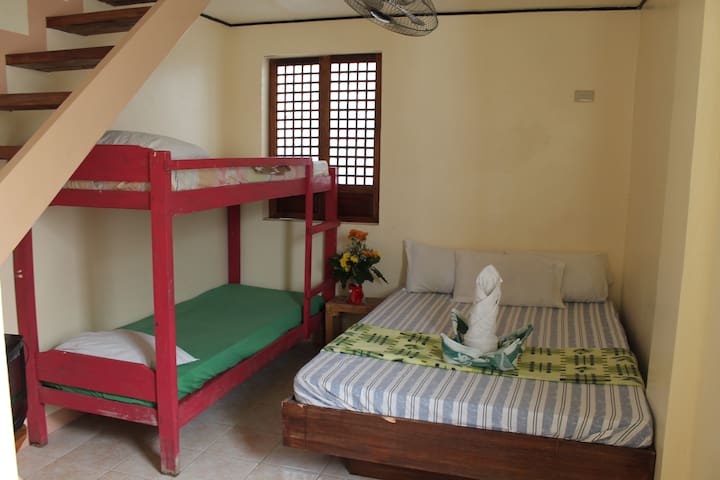 DBL Deck,DBL Bed  W/Fan@Green House
