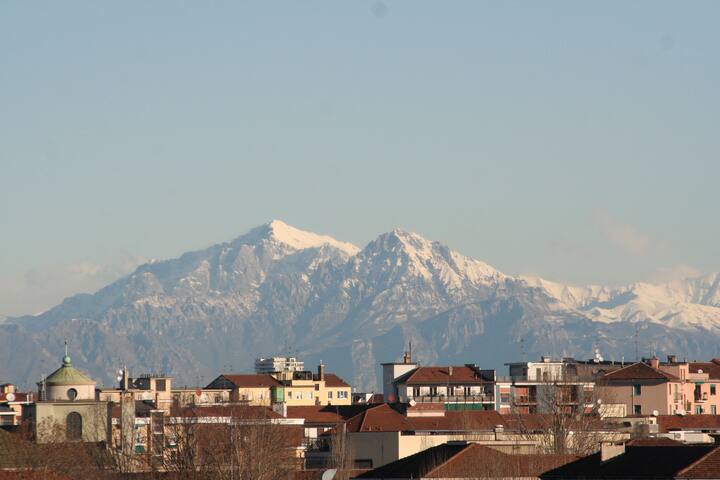 A stone’s throw from Milan Polytechnic gallery image 2