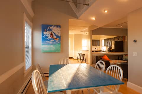 Sun Swept 4 bed on the edge of downtown w/ parking