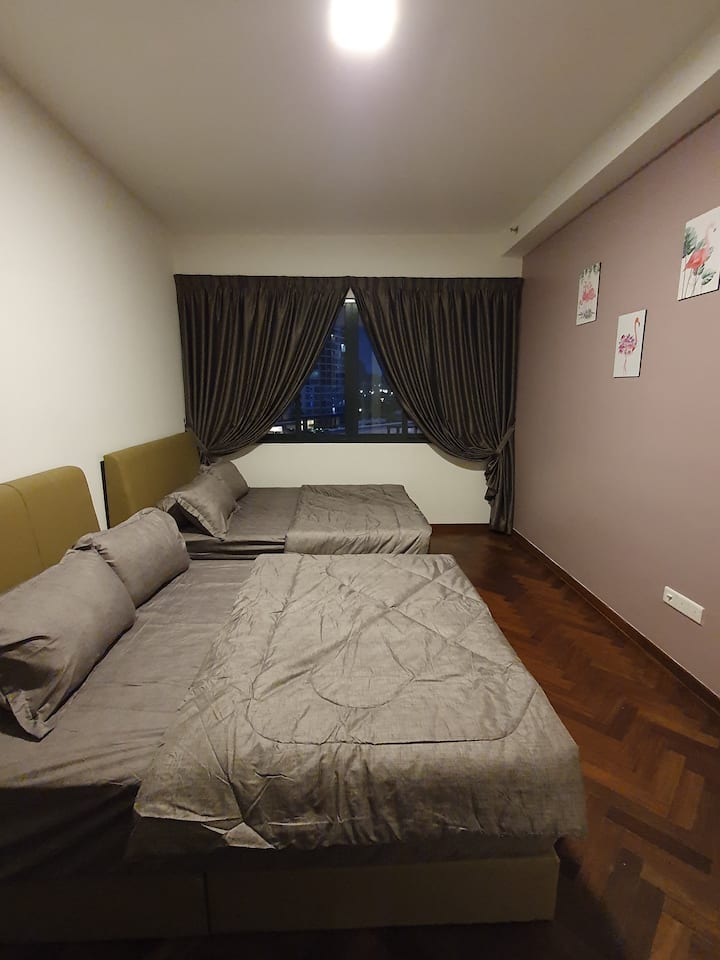 Ფორტ-საწოლი ოთახი 2 Queen Size-ით (აბაზანის ოთახისა და კონდიციონერის გარდა)