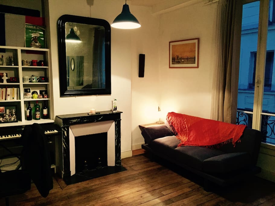 Leaving room/salon