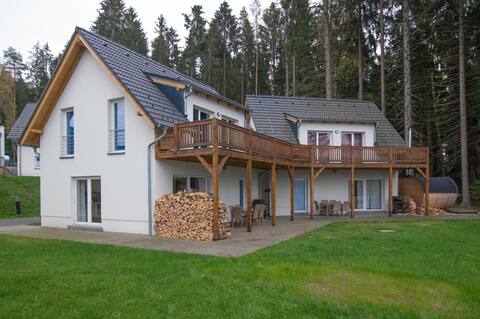 Lipno.club - villa No. 14 on the bank of Lipno