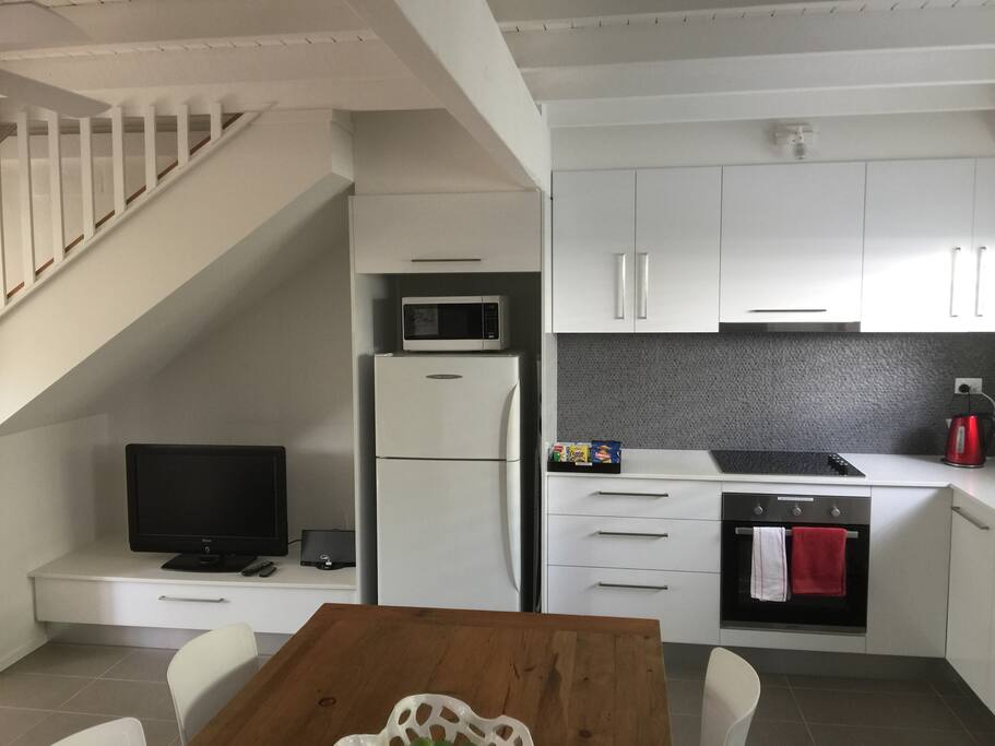 TV, Bose sound system, microwave & full stove & oven