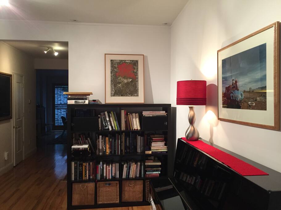 Original art, hardwood floors and tasteful furnishings welcome you as you step inside.
