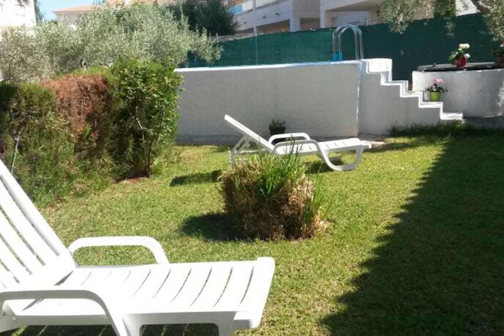 Jardin y "piscina"