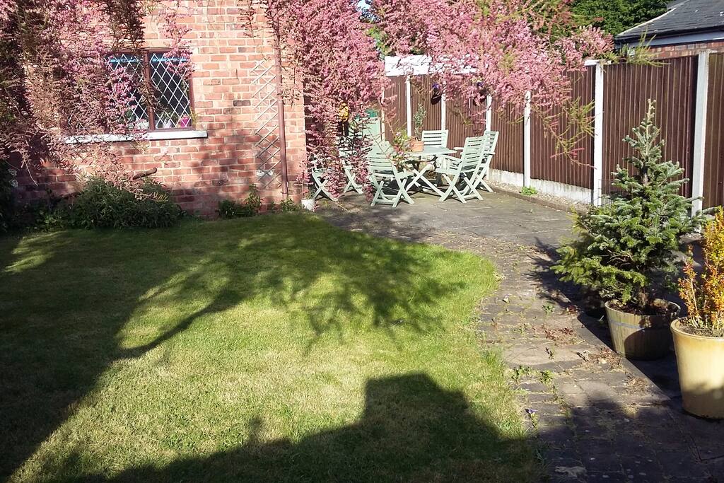 Rear garden and patio area