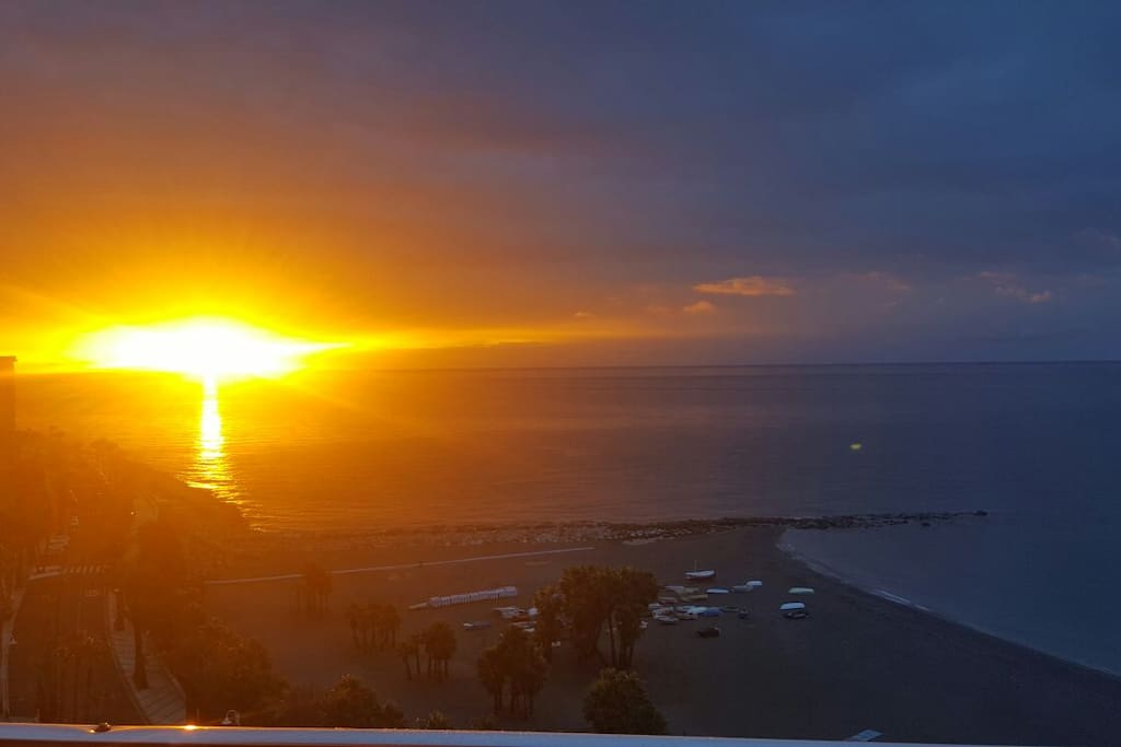 Amanecer después de una noche de lluvia