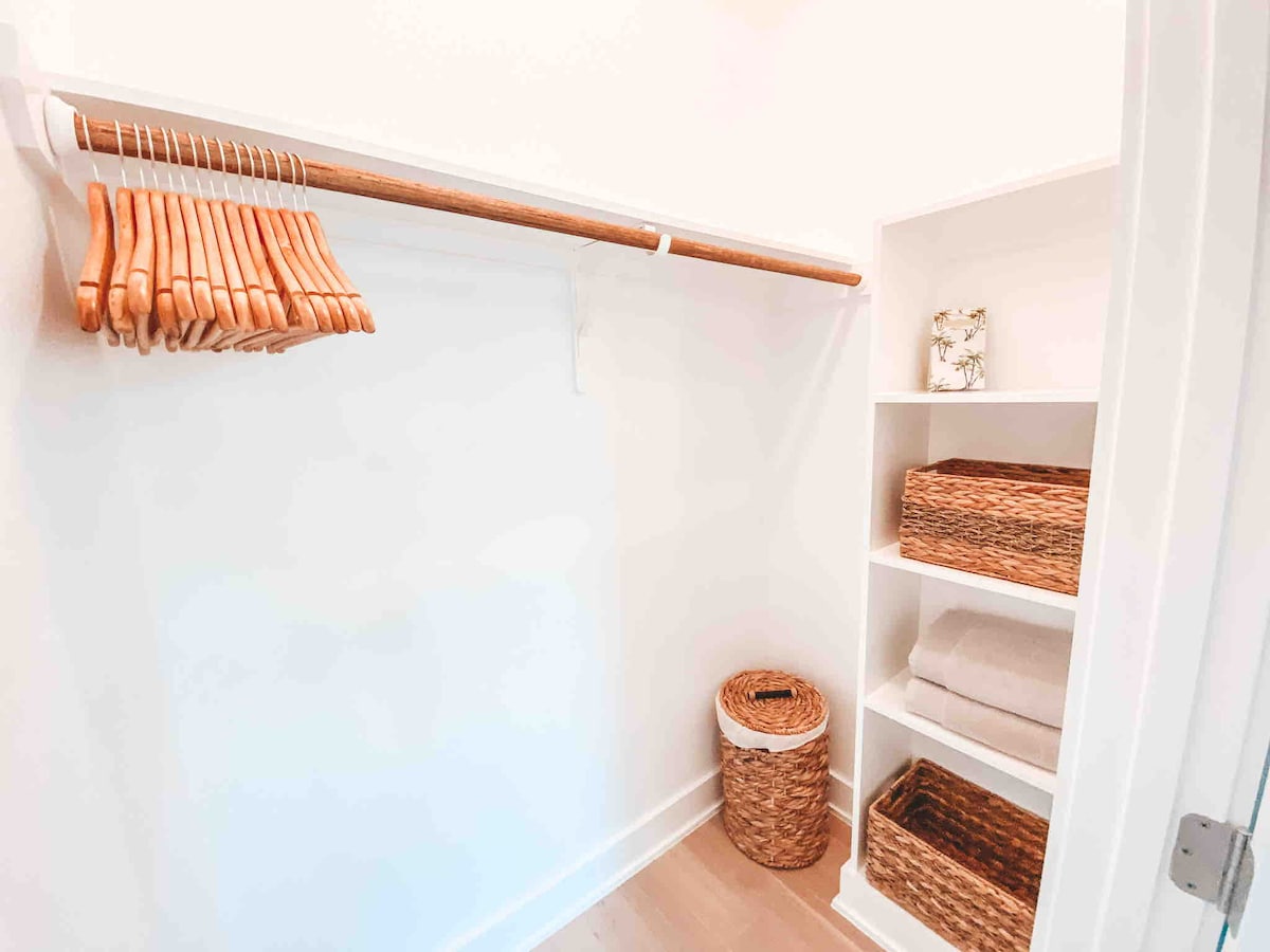Brand New Studio Apartment with Private Entrance