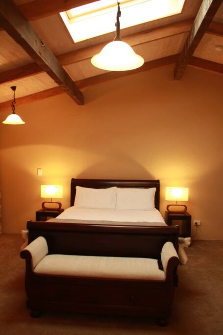 Bellbird Room (night)