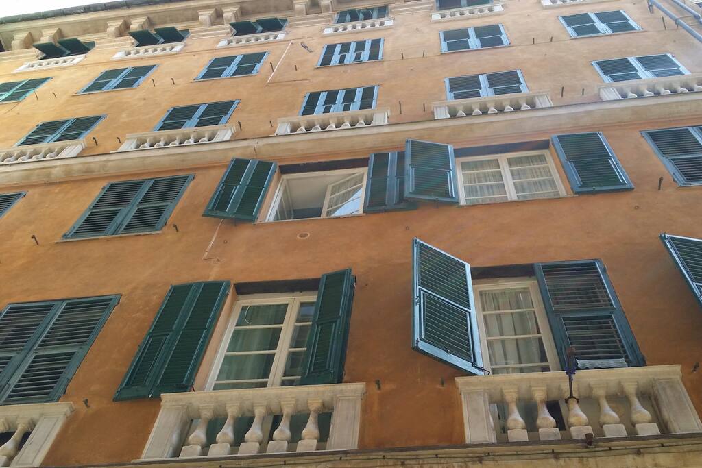 La facciata del palazzo