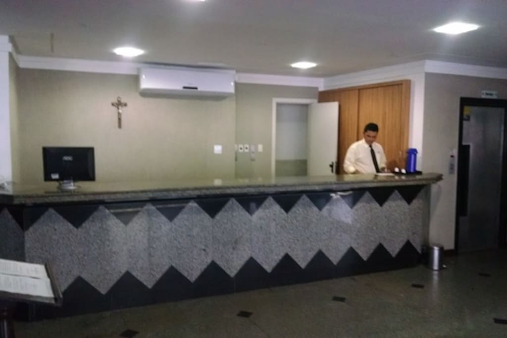 Front desk with 24hr clerk