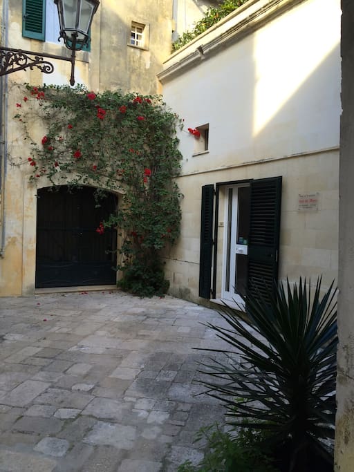 l'ingresso nella corte