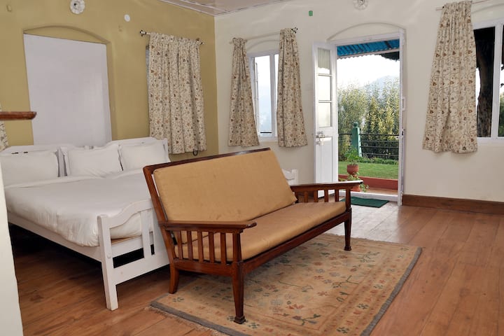 Dormitorio frente al jardín