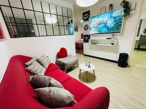 Iconica Marvel & Dc /Close to Airport