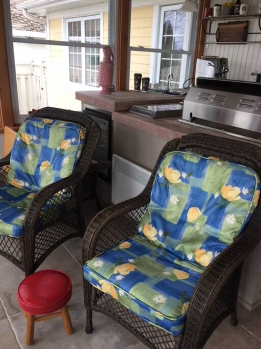 RELAX in the Solarium Say YUM to a Super Breakfast