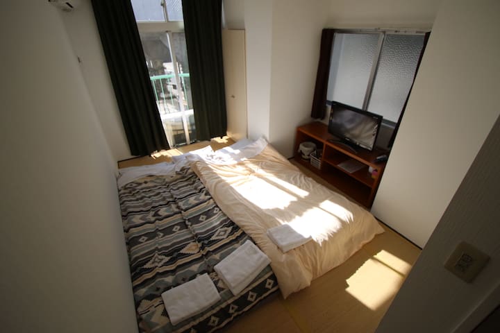 5.Japanese style room. (With breakfast) 
 Free bicycle rental available. Private room with bath & toilet