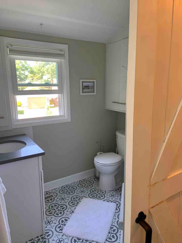 SOUTH BEACH Swordfish Suite- STEPS to THE SURF!